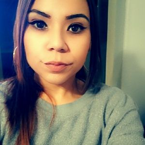 Meet your Posher, Monique